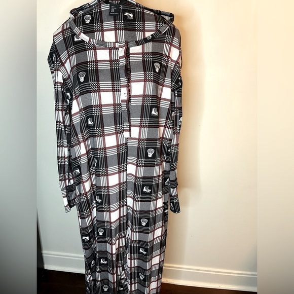 ⭐️ Sleep Studio Onesie- size medium - Picture 7 of 7